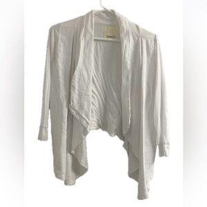 PRIMNESS Australian High quality made Relaxed fit linen and cotton topper.